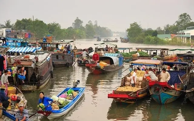 River boat market